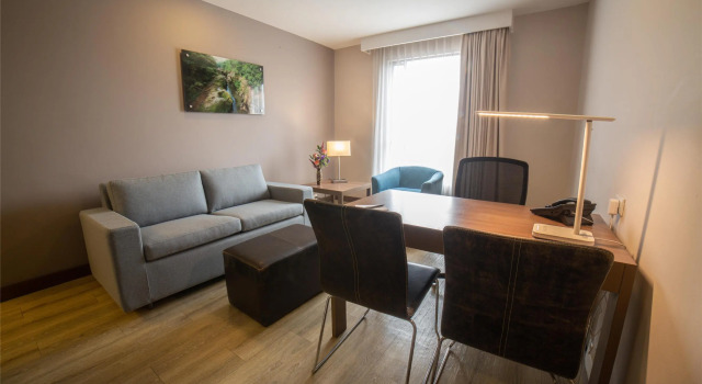 Двухместный номер Standard Embassy Suites by Hilton Bogotá - Rosales