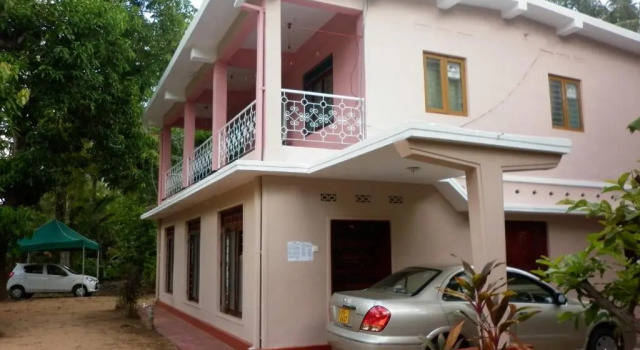 Luxman Guest House