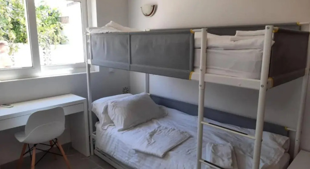 Calheta 25, Rezervovat Hotel Hotely v Luz s parkováním, Parkování