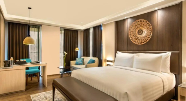 Двухместный номер Deluxe с балконом The Manohara Hotel Yogyakarta