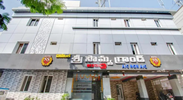 Sri Sowmya Grand by OYO Rooms
