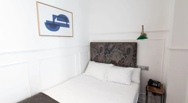 Номер Economy с балконом Hotel Trueba