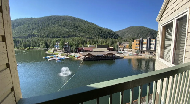 Двухместная студия Deluxe с балконом и с видом на озеро Lakeside 1497
