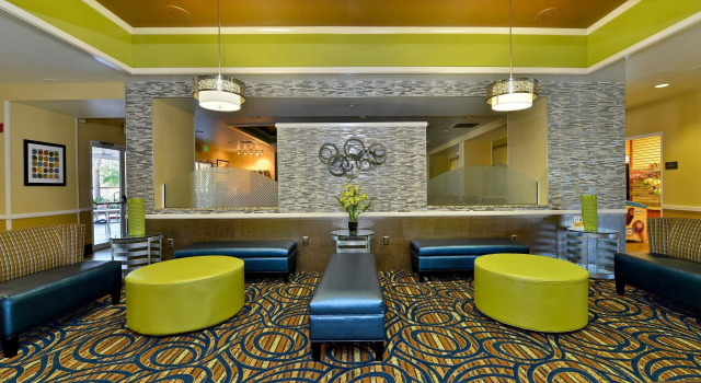 Comfort Inn & Suites Near Universal Orlando Resort-Convention Ctr, Buchen Sie Hotel Doctor Phillips USA