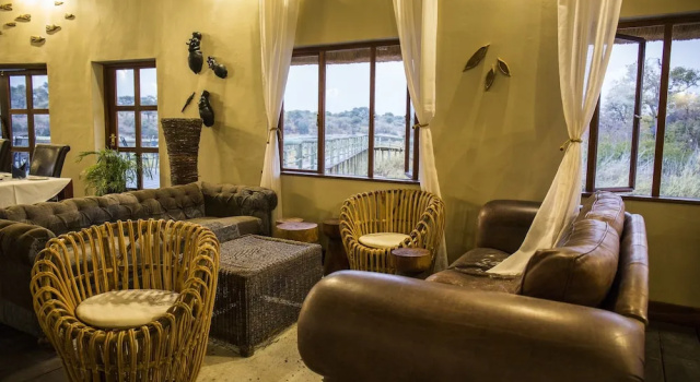 Hakusembe River Lodge