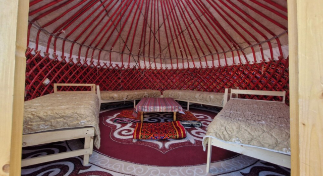 Четырёхместный номер Standard Глэмпинг Agat Yurt Camp