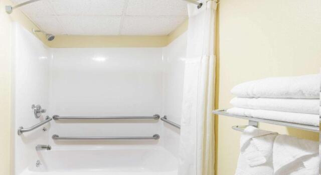 Двухместный номер Standard Super 8 by Wyndham Jacksonville