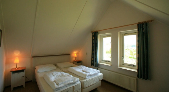 Pet-friendly Villa in Park Ankeveen, Varaa Villa Hotellit Zeegse pysäköinnillä, Pysäköinti