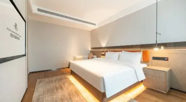 Люкс Executive Licheng Huasheng International Hotel (Qemushi County Government Branch)