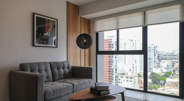 w Engaging 2BR in the Heart of Barranco, Забронировать Апартаменты/квартира Барранко 