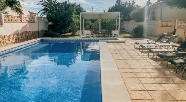 Вилла Villa Reyets 4 bed 3 bath Private Pool