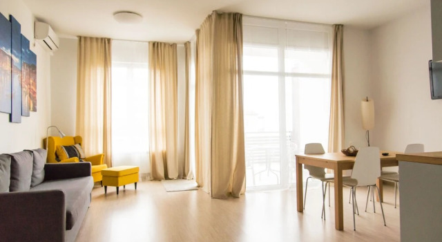 Fenix Deluxe Apartment on Golubaya 5