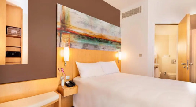 Двухместный номер Premium ibis Dubai One Central