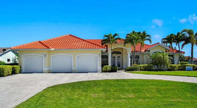 Villa Dolphin