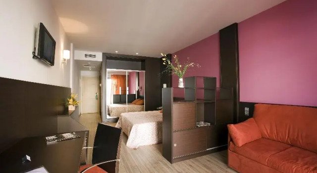 Люкс с балконом Hotel Loar Ferreries