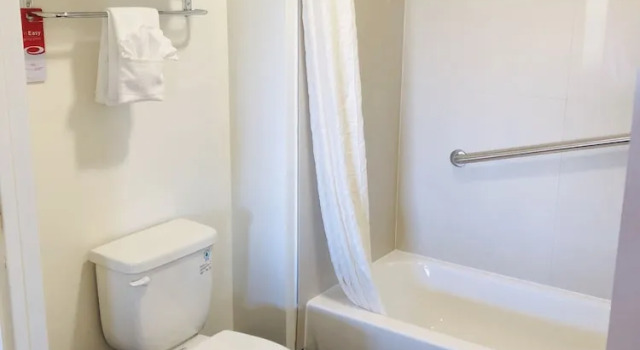 Двухместный номер Standard с балконом Econo Lodge Waynesville
