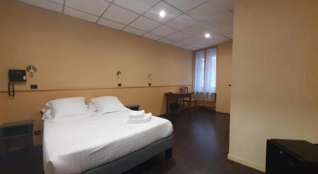 Двухместный номер Standard Logis Hôtel du Fer à Cheval