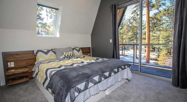 Glass Peak 1597 by RedAwning, Rezerwuj Hotel Big Bear Lake Stany Zjednoczone