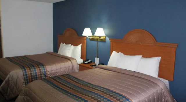 Номер Standard Columbus Inn