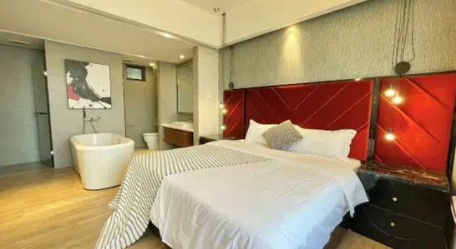 Люкс с 2 комнатами с балконом и с видом на море Yuehai Yihao Holiday Apartment