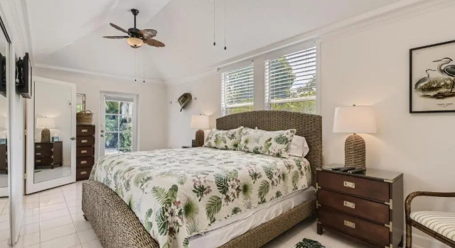 Nini's Cottage 4bd-3ba - Private Pool - Parking, Rezerwuj Dom wakacyjny Hotele w Palm Beach County z basenem, Basen
