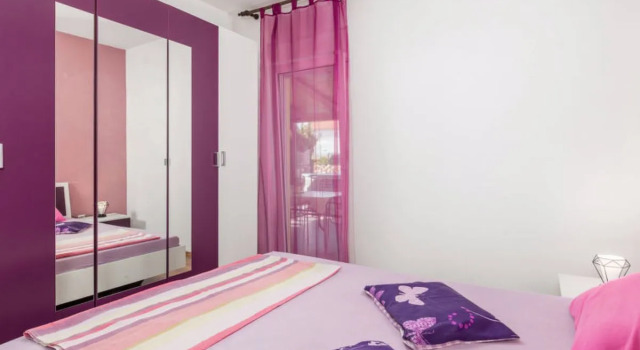 Radmila (MLK137), Varaa Hotelli Hotellit Kvarner Islands uima-altaalla, Uima-allas