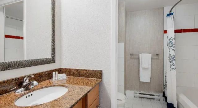 Люкс с красивым видом из окна Residence Inn by Marriott Kingston Waters Edge