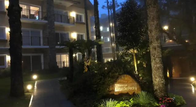 Excelente apartamento em Gramado/RS no Condomínio Casa de Pedra