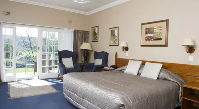Номер Standard с балконом Cathedral Peak Hotel