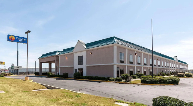 Кровать в общем номере Quality Inn Clarksdale
