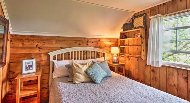 Charming Pine Point Cottage - 2 Blocks to Ocean!