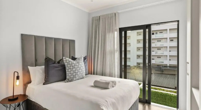 The Monroe Luxury Apartments, Забронировать Апартаменты/квартира Отели Йоханнесбург с бассейном, рядом с Gautrain Rosebank Station, Бассейн