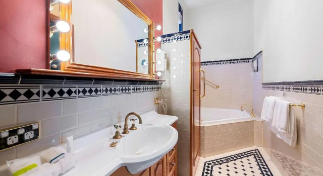 Люкс Quality Hotel Colonial Launceston