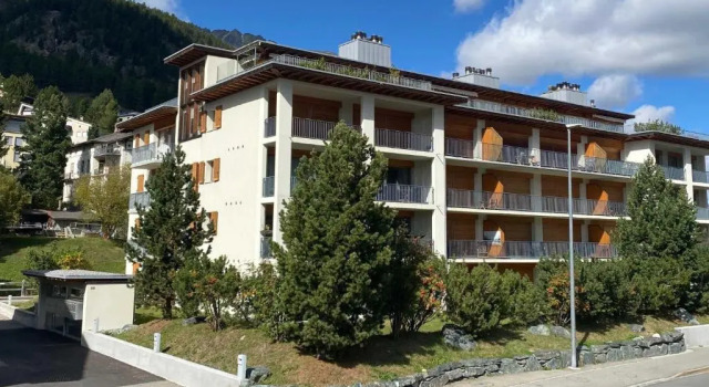 Quadratscha 12, Book Hotel Samedan 