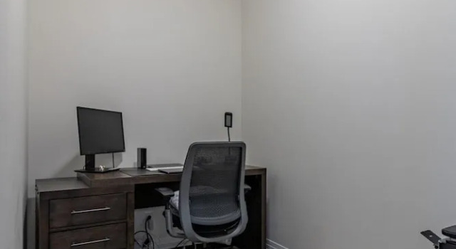 Premium 1 Bed w Rental Car Netflix Amazon, Varaa Hotelli  