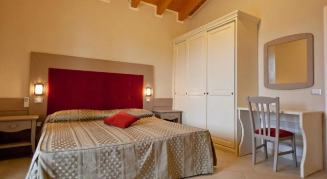 Garda Hill Boutique Apartments with Panoramic Pools e Agriturismo, Забронировать Апартаменты/квартира Отели в центре Сояно-дель-Лаго с завтраком, отели в центре Сояно-дель-Лаго с завтраком