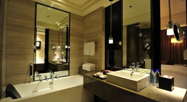 Двухместный клубный номер Standard с видом на город Renaissance Guiyang Hotel