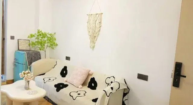 Люкс с 2 комнатами Creamy style projection large bed room