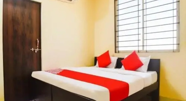 Oyo 77416 Hotel Vaibhav Palace