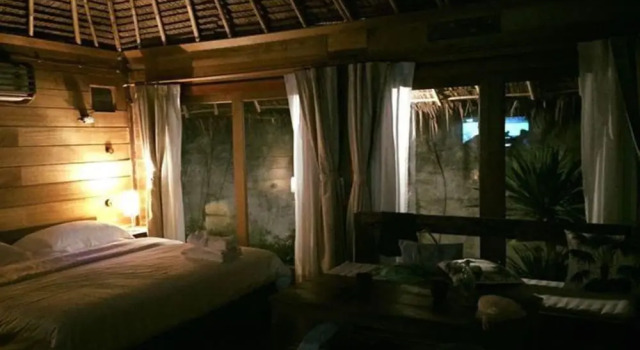 Бунгало с балконом и с видом на воду Thap Pala Cottage