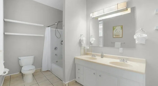 Апартаменты Spacious 3-Bedroom with King Bed