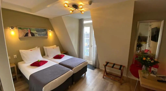Двухместный номер Standard с балконом и с видом на сад Alp Hotel