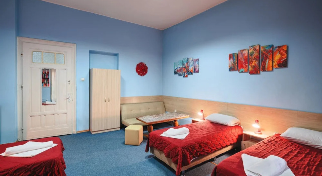 Четырёхместный номер Standard с балконом Guest House 32