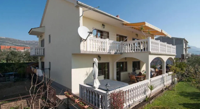 Apartments Corana