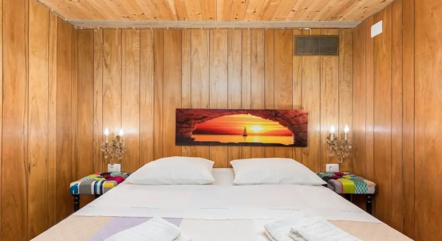 Pet-friendly Apartment in the Heart of Cres, Prenota Appartamento Hotel a Isole Quarnerine con parcheggio, Parcheggio