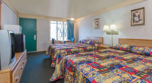 Четырёхместный номер Standard Knights Inn - Franklin, OH