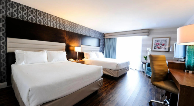 Четырёхместный номер Standard Holiday Inn Niagara Falls-By the Falls by IHG