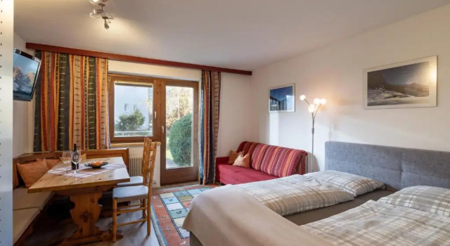 Landhaus Elfi, Rezerwuj Dom wakacyjny Hotele w Tyrol z parkingiem, Parking