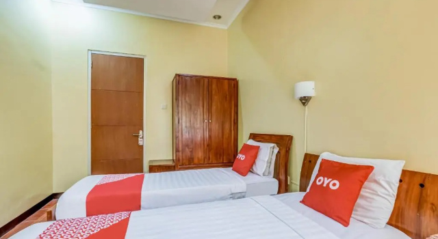 Standard Twin room OYO 91036 Hotel Simpang Lima Gkpri