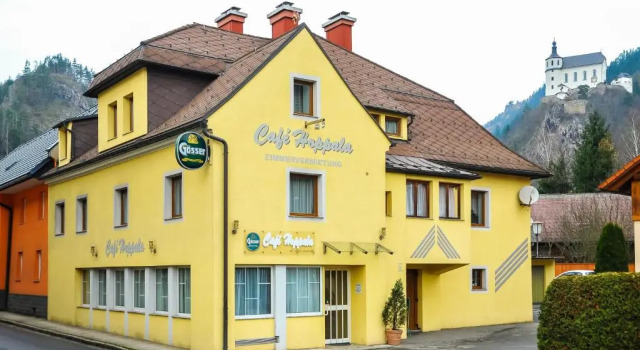 Cafe Hoppala, Book Hotel Sankt Peter-Freienstein 